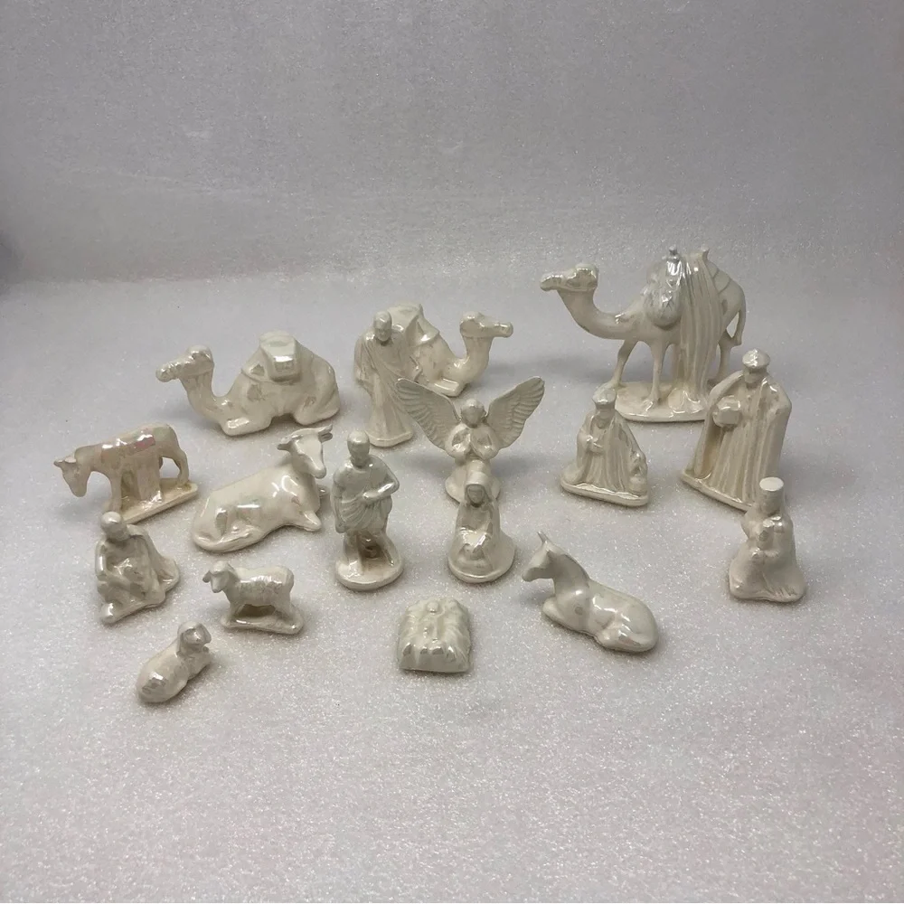 Vintage Nativity Scene Iridescent Figurines Set Of 17 Pieces